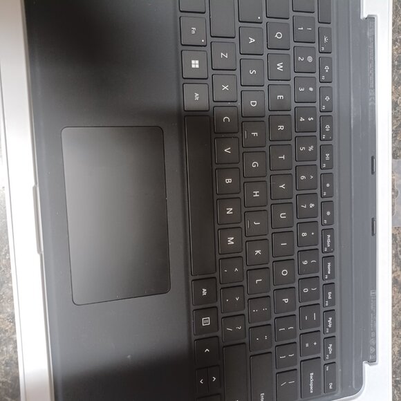 Microsoft Surface Pro Keyboard - Picture 3 of 8